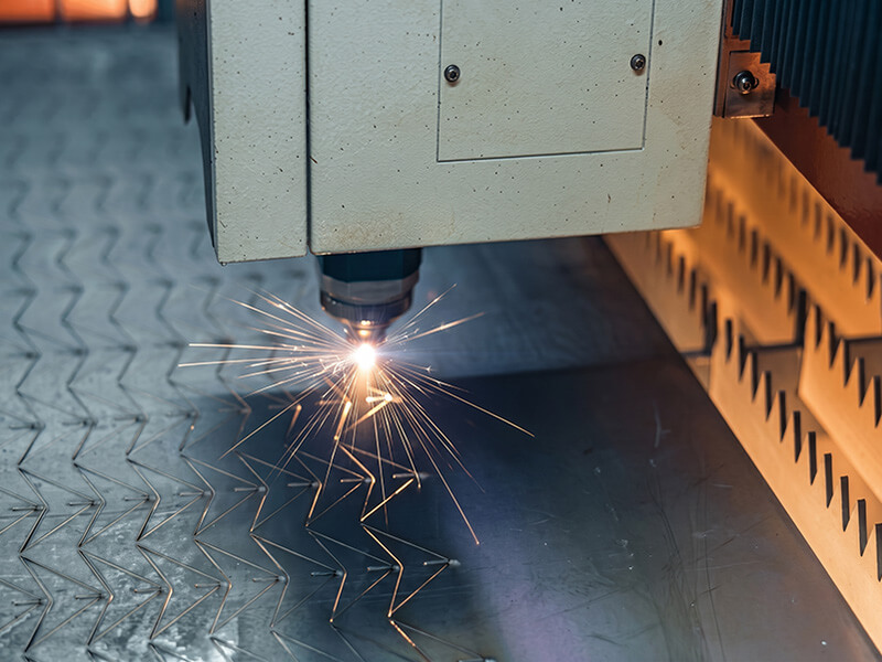 Découpe laser de précision de l'acier inoxydable