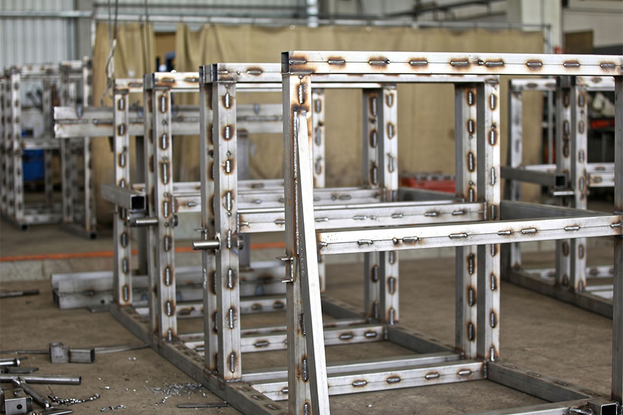 Reinforced internal frame system for heavy-duty industrial switchgear