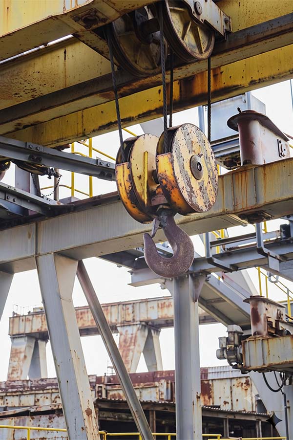 Heavy-duty overhead crane hook for large parts